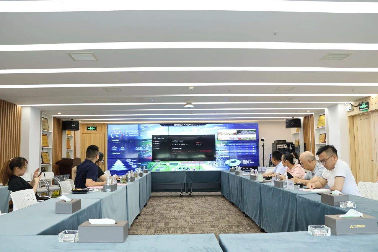 ?？低暩呒?jí)副總裁徐習(xí)明蒞臨九九展開座談交流